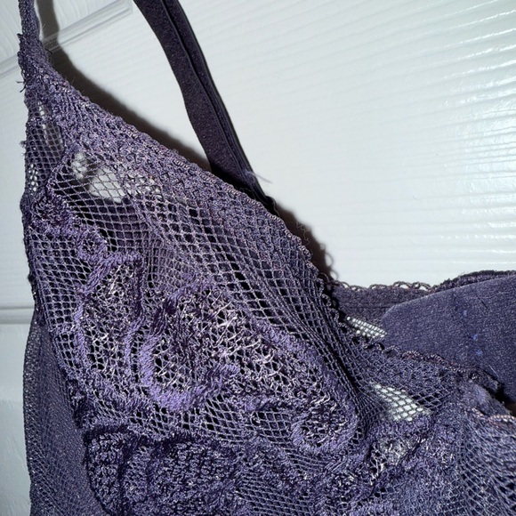 Vintage Victoria’s Secret Lace & Mesh Bra - Picture 7 of 8